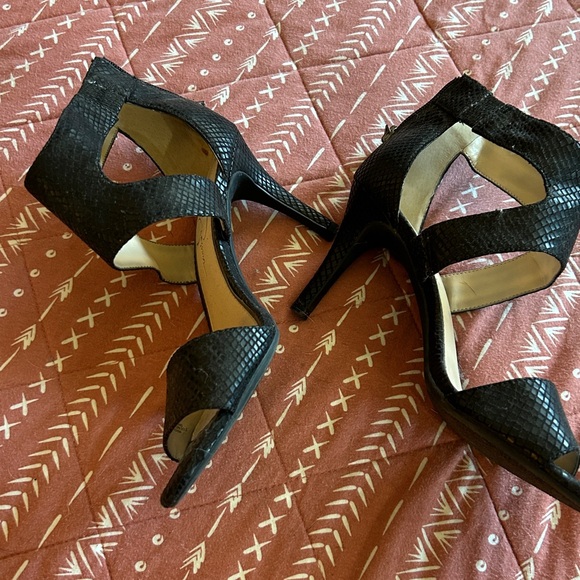 Jessica Simpson Strappy heels - Picture 3 of 5